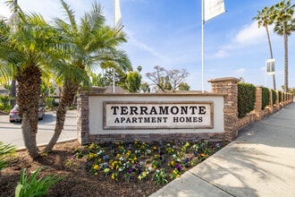 Terramonte Apartment Homes in Pomona, CA - Foto de edificio - Building Photo