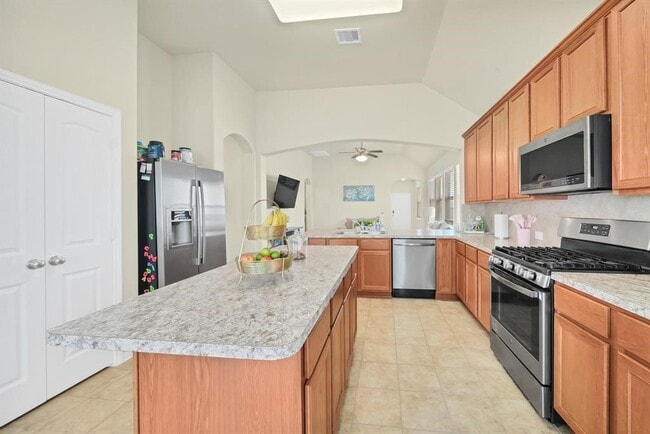 10402 Lake of the Ozarks Dr in Humble, TX - Building Photo - Building Photo