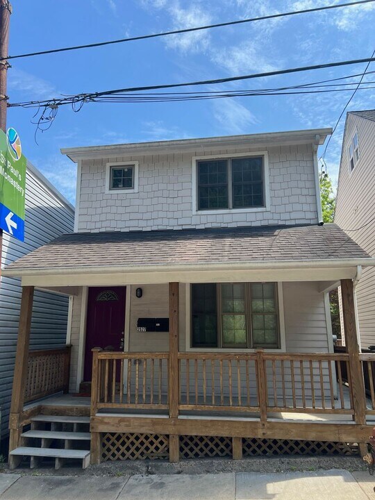2527 S 18th St in Pittsburgh, PA - Building Photo