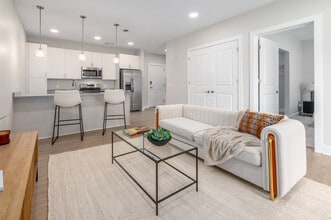 Park Lamont Townhomes in Cleveland, OH - Building Photo - Interior Photo