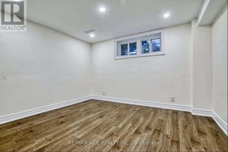 17 Brewton Rd in Toronto, ON - Building Photo - Building Photo