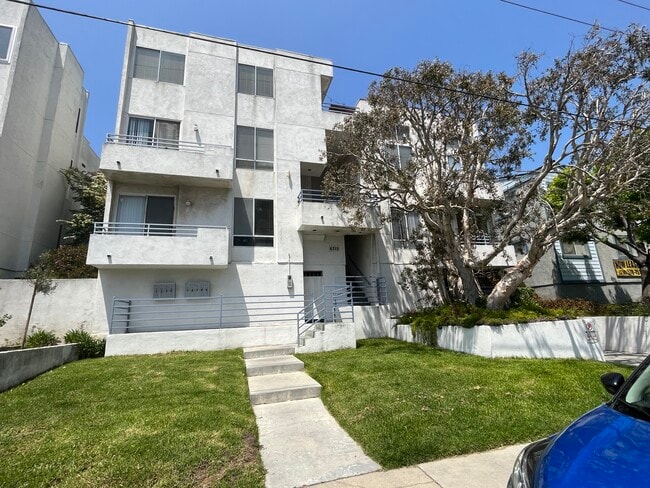 6715 W 86th Plz, Unit 6