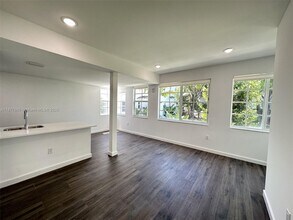 1570 Euclid Ave in Miami Beach, FL - Building Photo - Building Photo