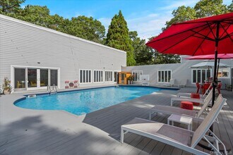 5 Lakewood Ln in Quogue, NY - Building Photo - Building Photo