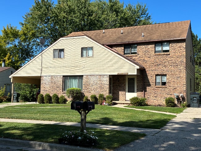 property at 2177 Rolling Brook Ln