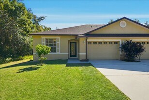 954 E Broadway St in Oviedo, FL - Building Photo