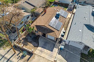 33170 Wood St in Lake Elsinore, CA - Building Photo