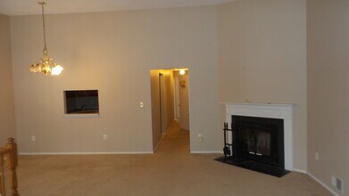 103 Secretariat Ct, Unit 103 Secretariat Court in Tinton Falls, NJ - Building Photo - Building Photo