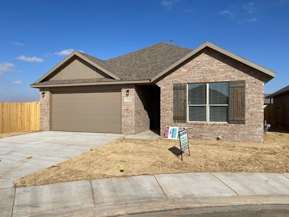 7118 22nd St in Lubbock, TX - Building Photo