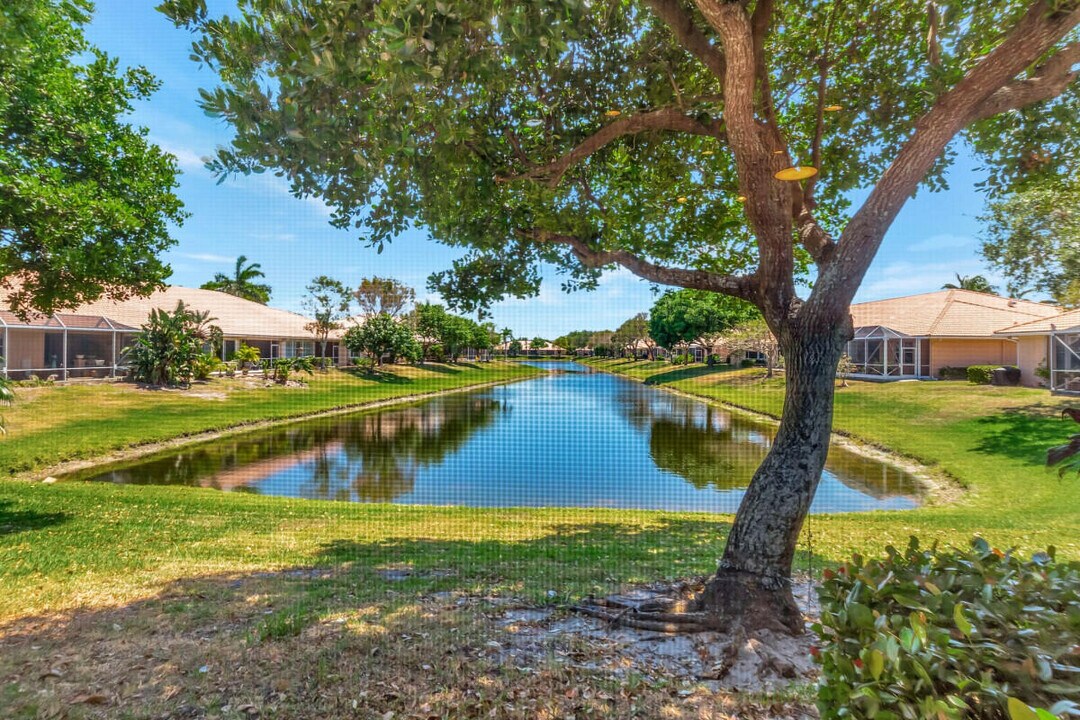 2484 N Coral Trace Cir in Delray Beach, FL - Building Photo