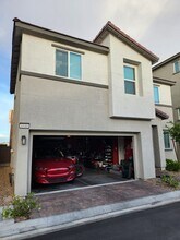 6940 Crescent Gold St in North Las Vegas, NV - Building Photo - Building Photo