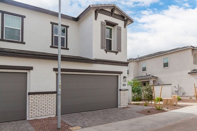 5039 E Campo Bello Dr in Scottsdale, AZ - Building Photo - Building Photo