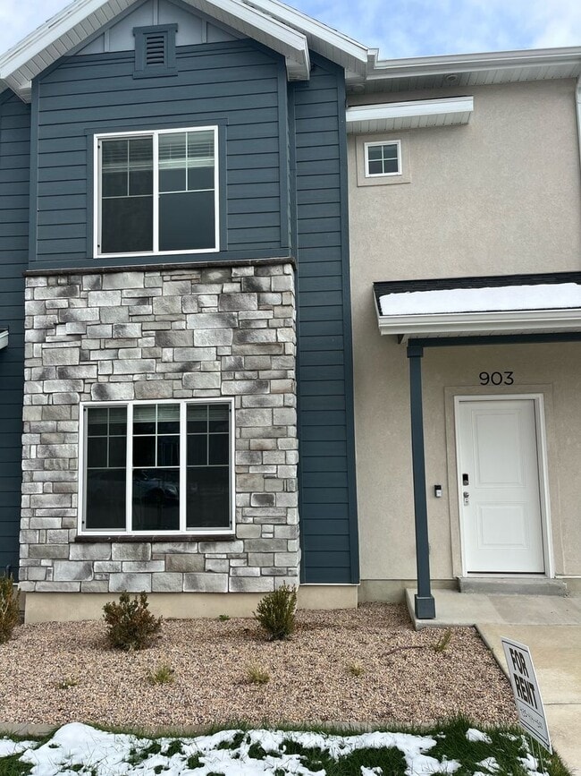 property at 902 N 1280 E