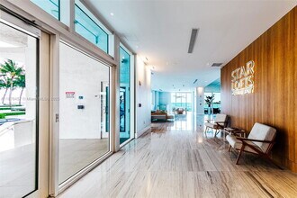 700 NE 25th St in Miami, FL - Building Photo - Building Photo