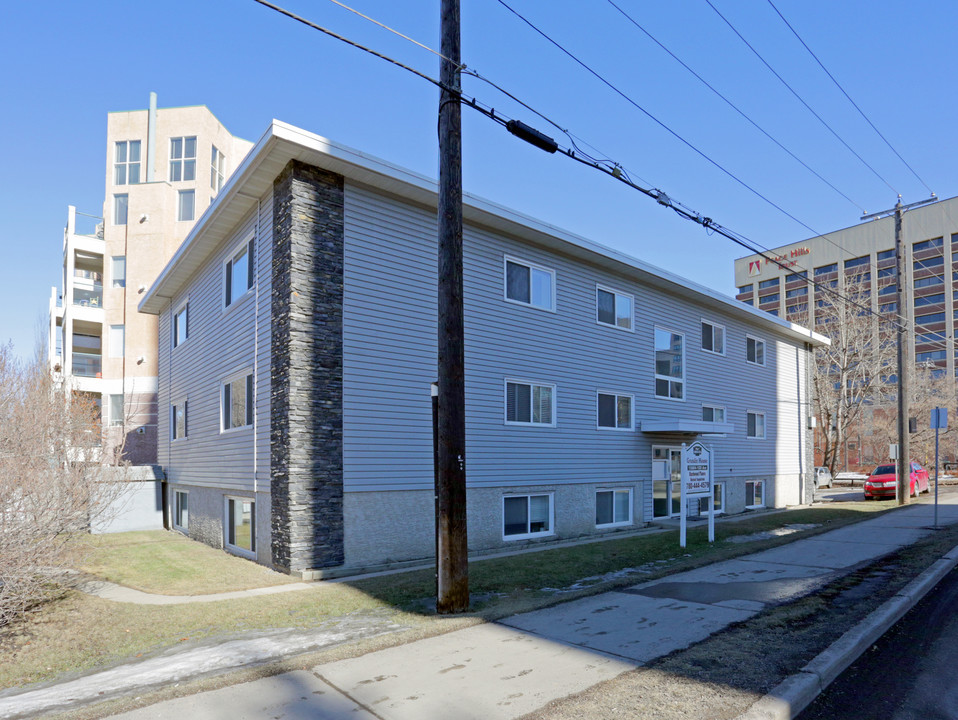 Grandin House in Edmonton, AB - Building Photo