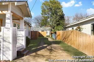 131 Klein St in San Antonio, TX - Building Photo - Building Photo
