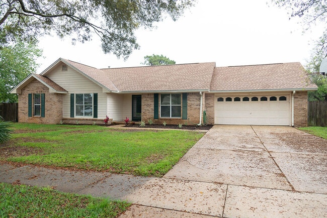 2225 Calle De Castelar in Navarre, FL - Building Photo - Building Photo