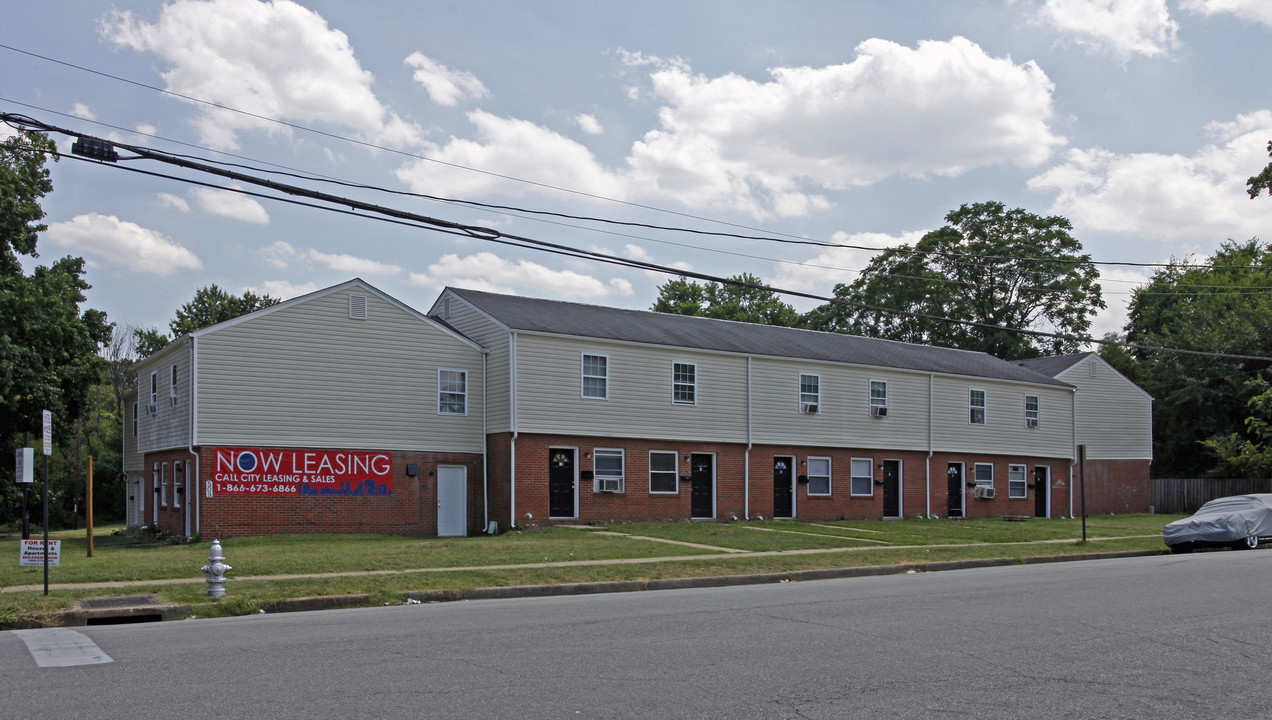 Glenwood Hill Townhomes in Richmond, VA - Foto de edificio