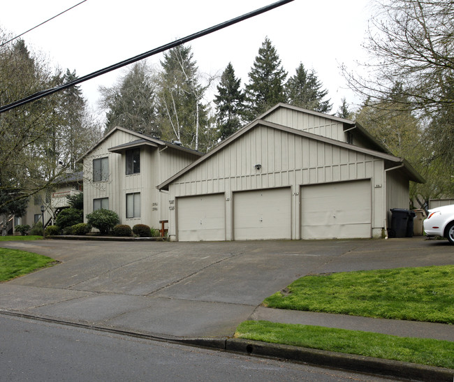 7155 Childs Rd in Lake Oswego, OR - Building Photo - Building Photo