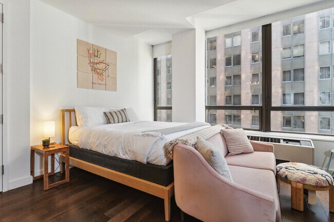 95 Wall St in New York, NY - Building Photo - Building Photo