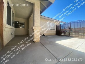 813 Zephyr Cir in Hemet, CA - Building Photo - Building Photo