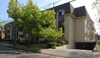 70 Catalina Ave Apartments