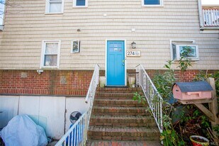 274 W Walnut St in Long Beach, NY - Building Photo
