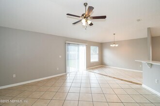 6645 Leslie Oaks Ln in Jacksonville, FL - Building Photo - Building Photo
