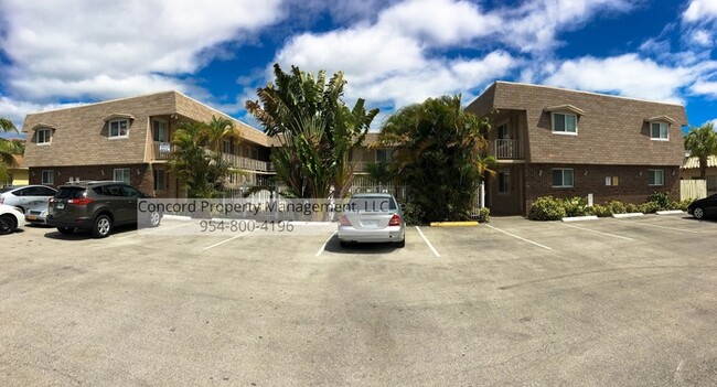 1727 Liberty St in Hollywood, FL - Building Photo - Building Photo