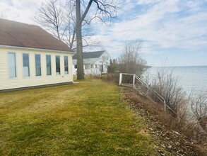 3061 Maple Ave in Wilson, NY - Foto de edificio - Building Photo