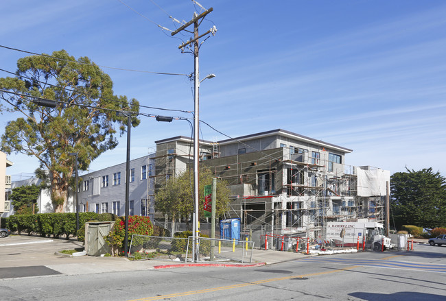 201 Cannery Row in Monterey, CA - Foto de edificio - Building Photo