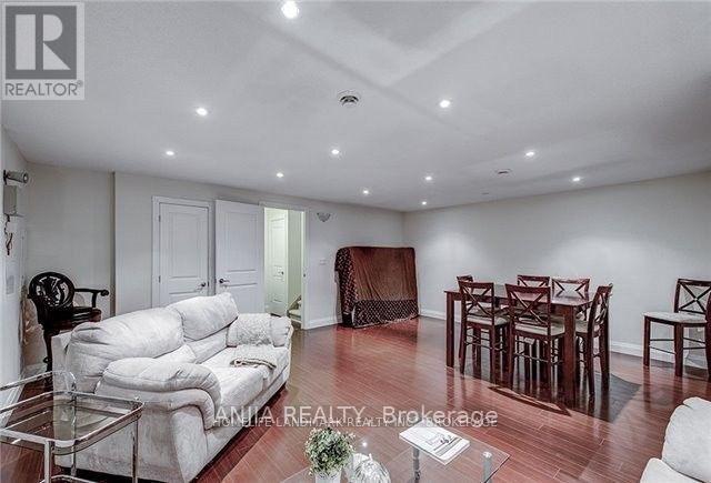 property at 9 Oakburn Crescent