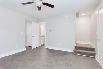 The Hills at Oakwood Apartment Homes in Chattanooga, TN - Building Photo - Building Photo