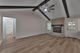 5622 Woodhollow Dr in Arlington, TX - Building Photo