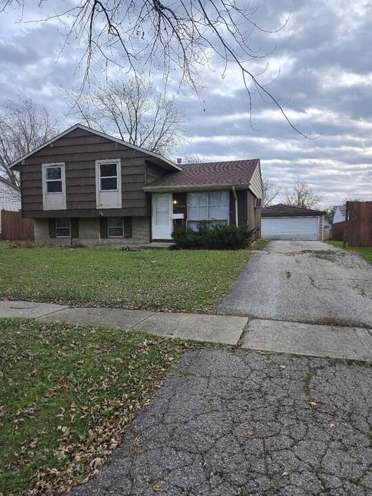 2924 224th Pl in Sauk Village, IL - Building Photo