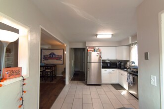 605 S Aurora St in Ithaca, NY - Building Photo - Building Photo