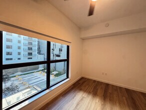 413 NW 6th St, Unit A in Miami, FL - Building Photo - Building Photo