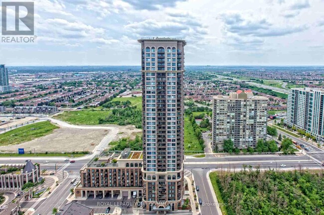 385-385 Prince of Wales Dr in Mississauga, ON - Building Photo - Building Photo