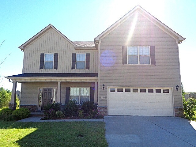 2080 Red Jacket Ter in Spring Hill, TN - Building Photo