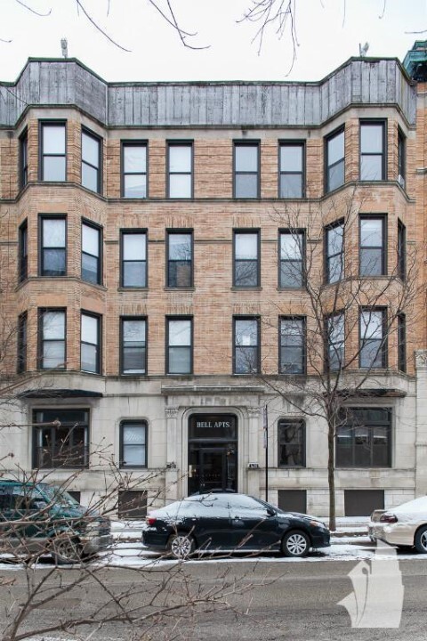 627 W Oakdale Ave in Chicago, IL - Building Photo