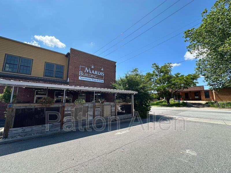 444 Haywood Rd in Asheville, NC - Building Photo