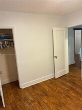 705 E 9th Ct in Hialeah, FL - Building Photo - Building Photo