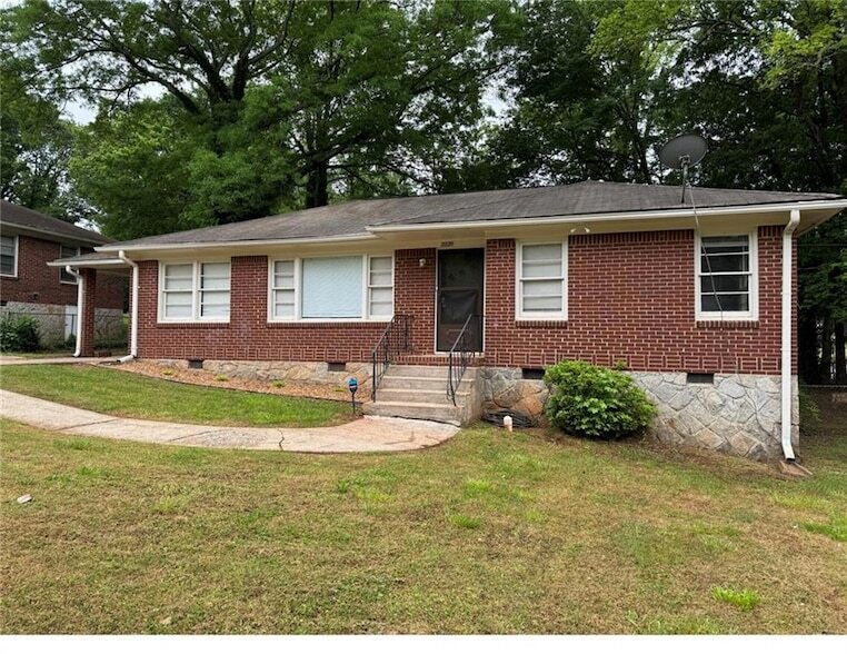 2225 Alpha Dr in Decatur, GA - Building Photo