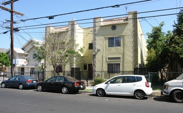 2817 San Marino St in Los Angeles, CA - Building Photo - Building Photo