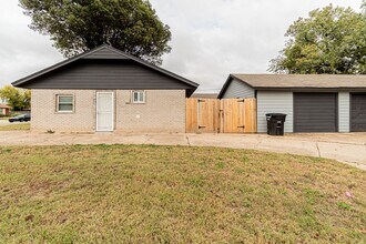 650 NW 5th St in Moore, OK - Building Photo - Building Photo