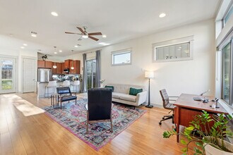 6006 Aurora Dr, Unit SI ID1492695P in Austin, TX - Building Photo - Building Photo