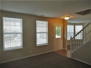 1779 Shari Ln in Aurora, IL - Building Photo - Building Photo