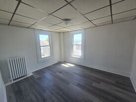 450 Maple St in Allentown, PA - Building Photo