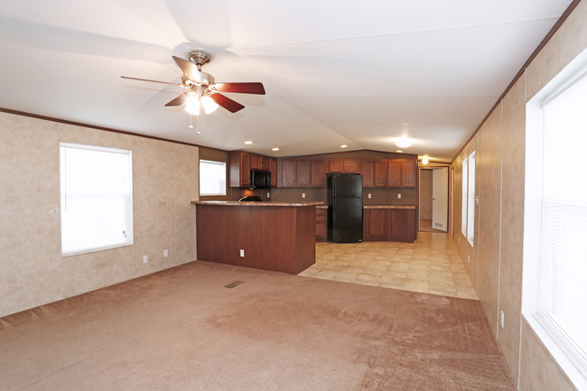 Cranberry Village in Cranberry Township, PA - Building Photo - Interior Photo