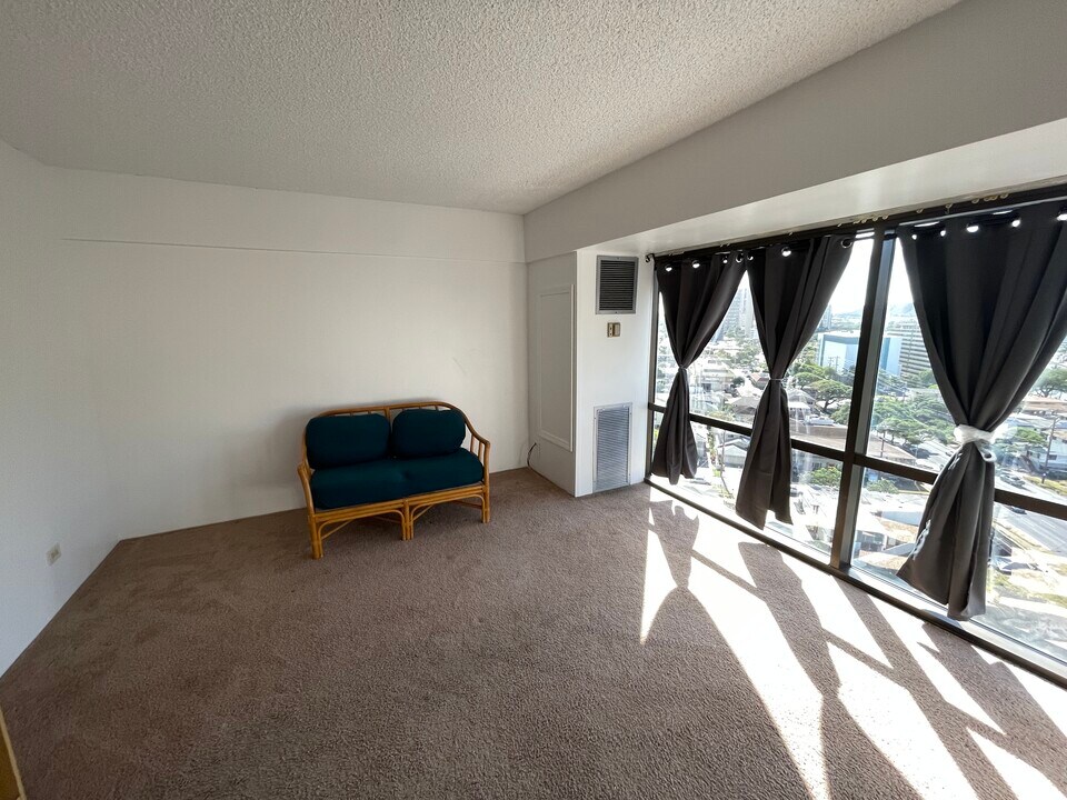 1750 kalakaua Ave, Unit 1506 in Honolulu, HI - Building Photo